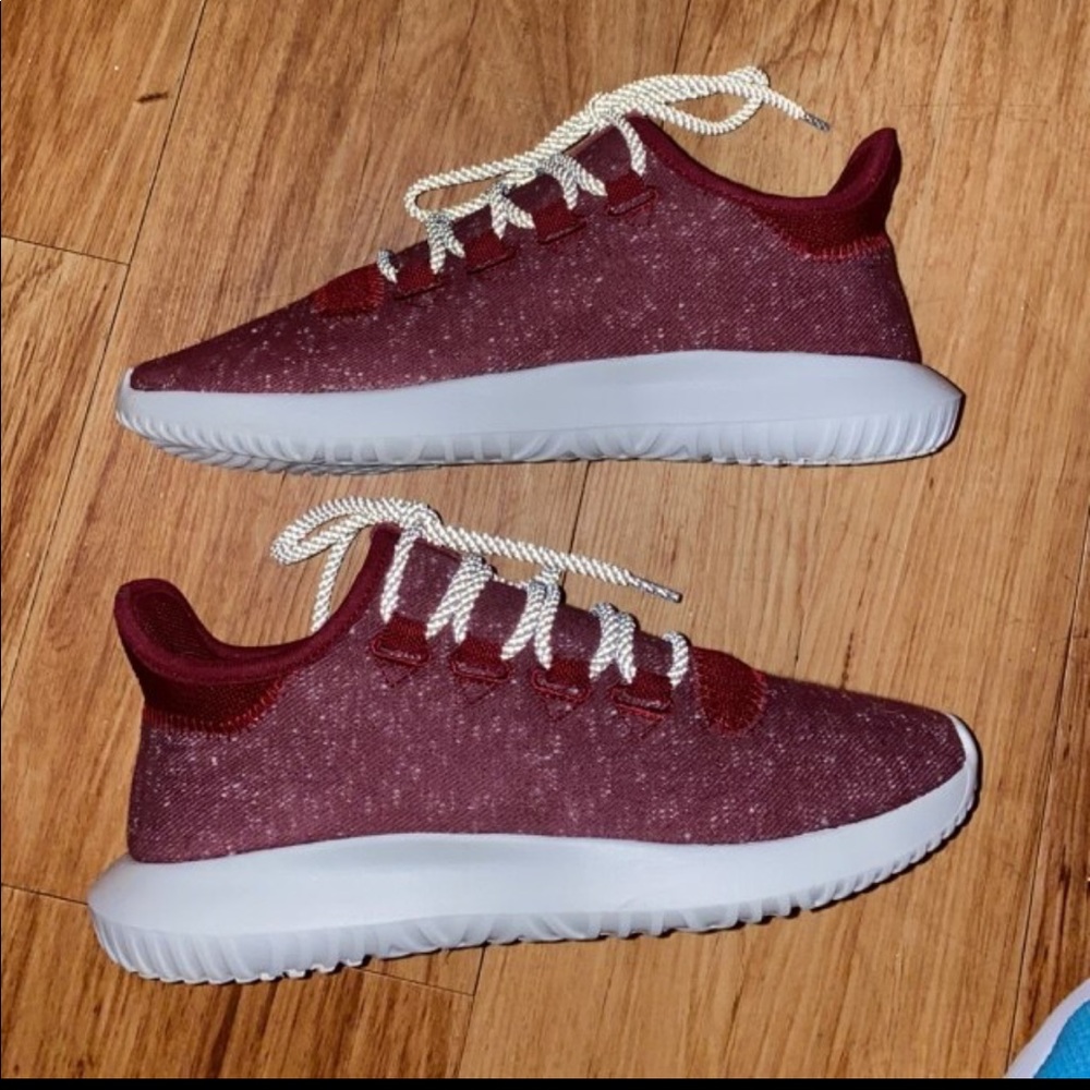 Adidas tubular maroon size 7 youth/men’s